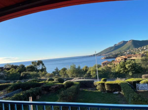 Magnifique vue mer dans une résidence avec piscine